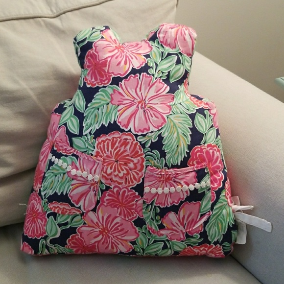 Lilly Pulitzer Shift Pillow - Picture 1 of 4